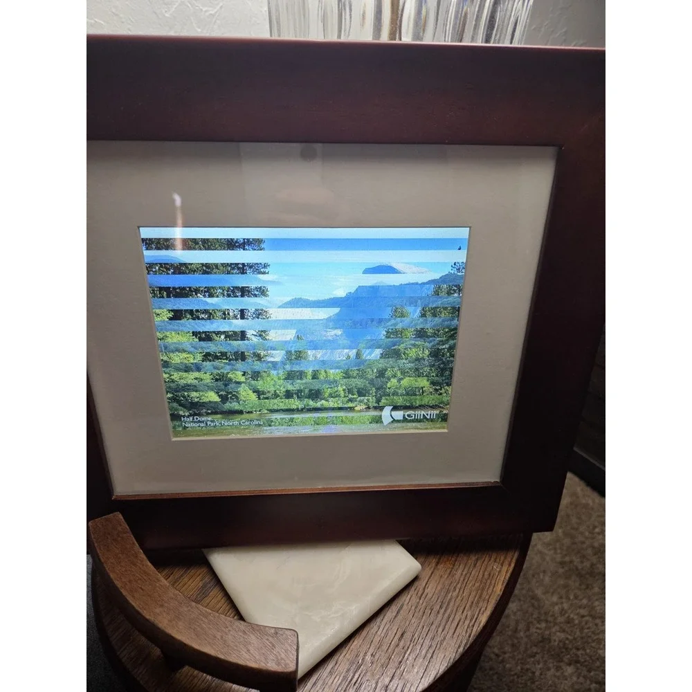 GiiNii 8 Inch Digital Picture Frame -Store Up to 3200 Photos 8